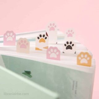 Set de 100 Banderitas Adhesivas de Plastico Semitransparente Patitas de Gatitos con Manchas Uso Librería IRBE Cochabamba Bolivia